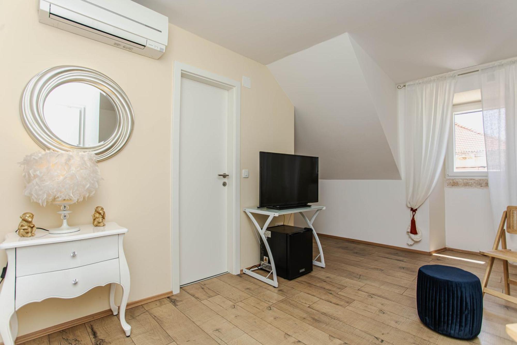 Guesthouse Mimbelli Orebic Ngoại thất bức ảnh