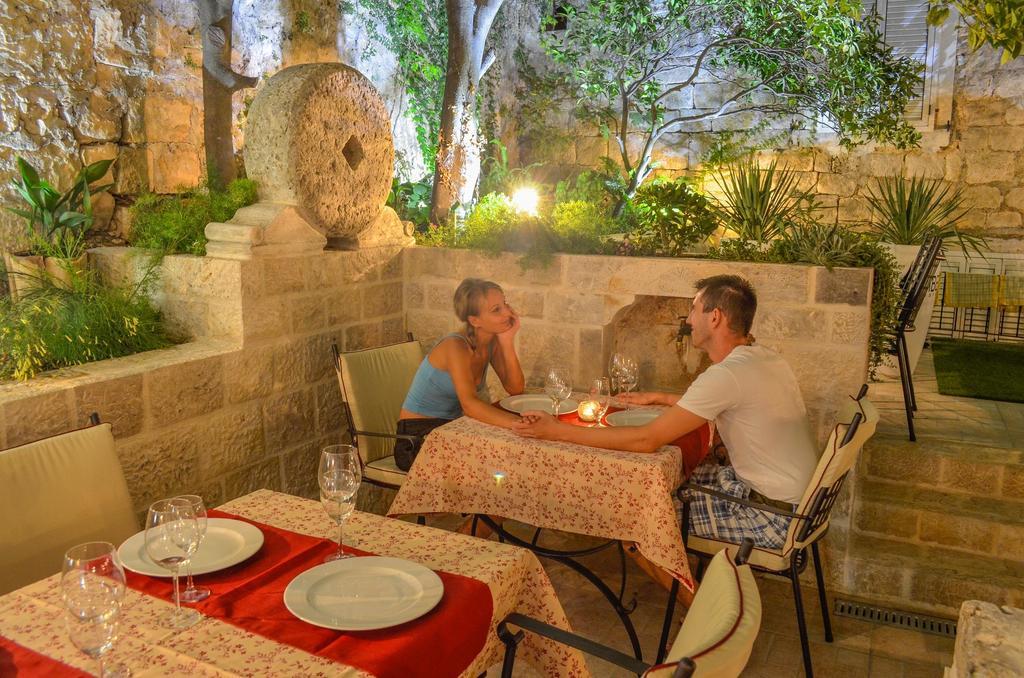 Guesthouse Mimbelli Orebic Ngoại thất bức ảnh